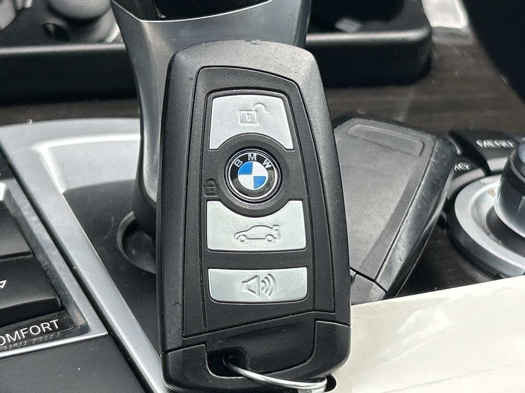 BMW 5 Series 4dr Sdn 528i xDrive AWD 2012