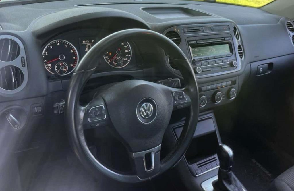 Volkswagen Tiguan 4WD 4dr Auto SE w/Sunroof & Nav 2013