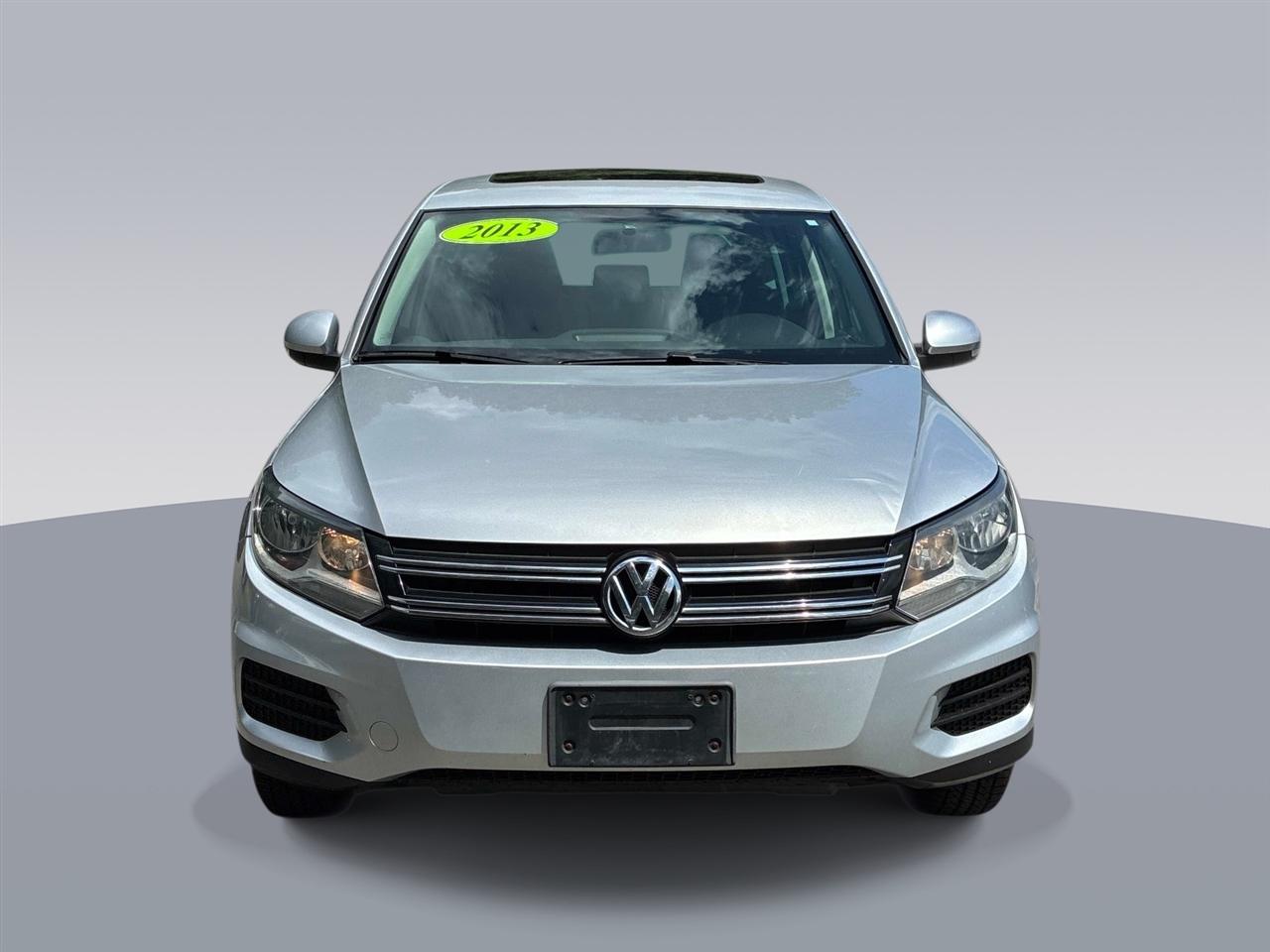 Volkswagen Tiguan 4WD 4dr Auto SE w/Sunroof & Nav 2013