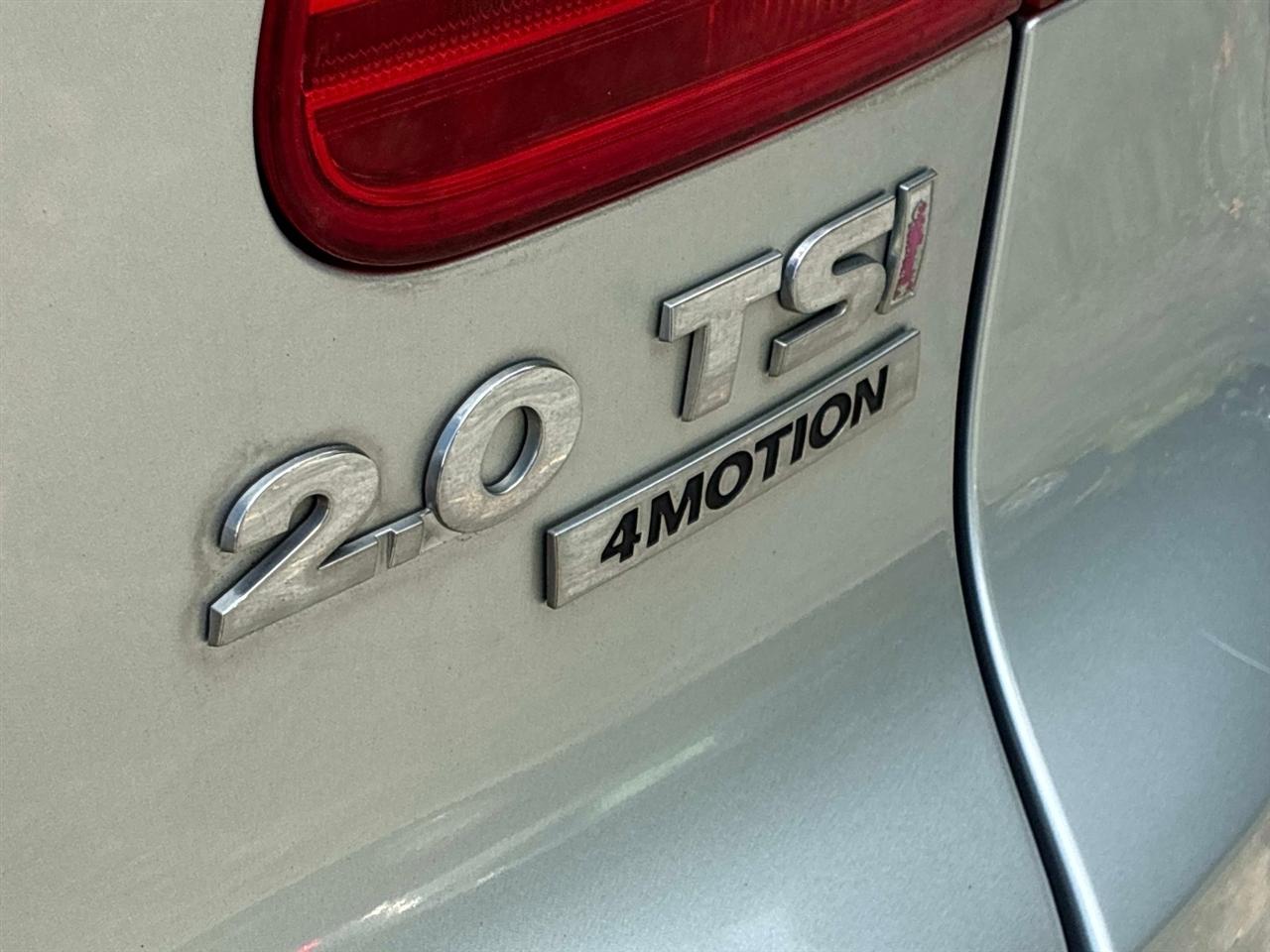 Volkswagen Tiguan 4WD 4dr Auto SE w/Sunroof & Nav 2013