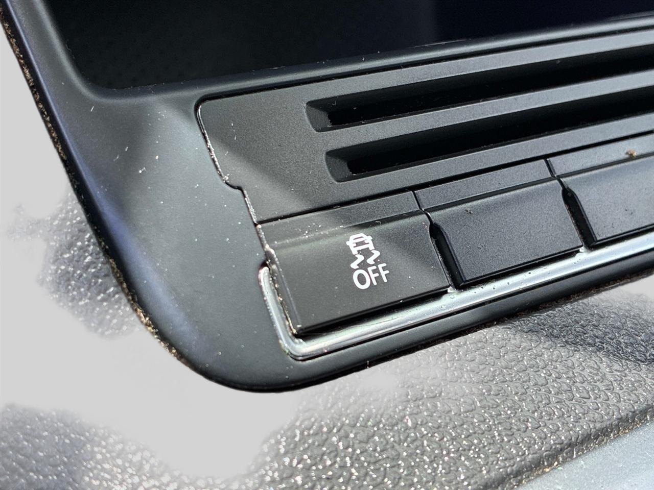 Volkswagen Tiguan 4WD 4dr Auto SE w/Sunroof & Nav 2013