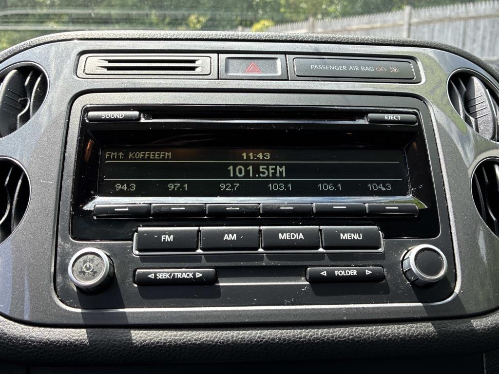 Volkswagen Tiguan 4WD 4dr Auto SE w/Sunroof & Nav 2013