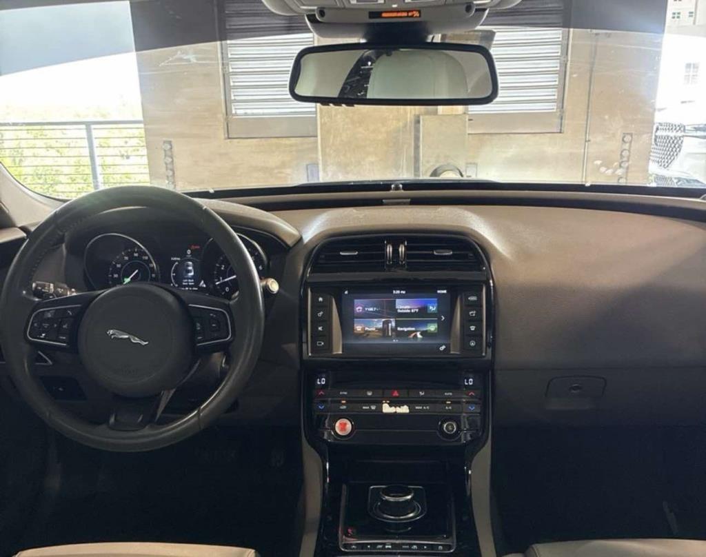 Jaguar XE 25t Premium RWD 2017
