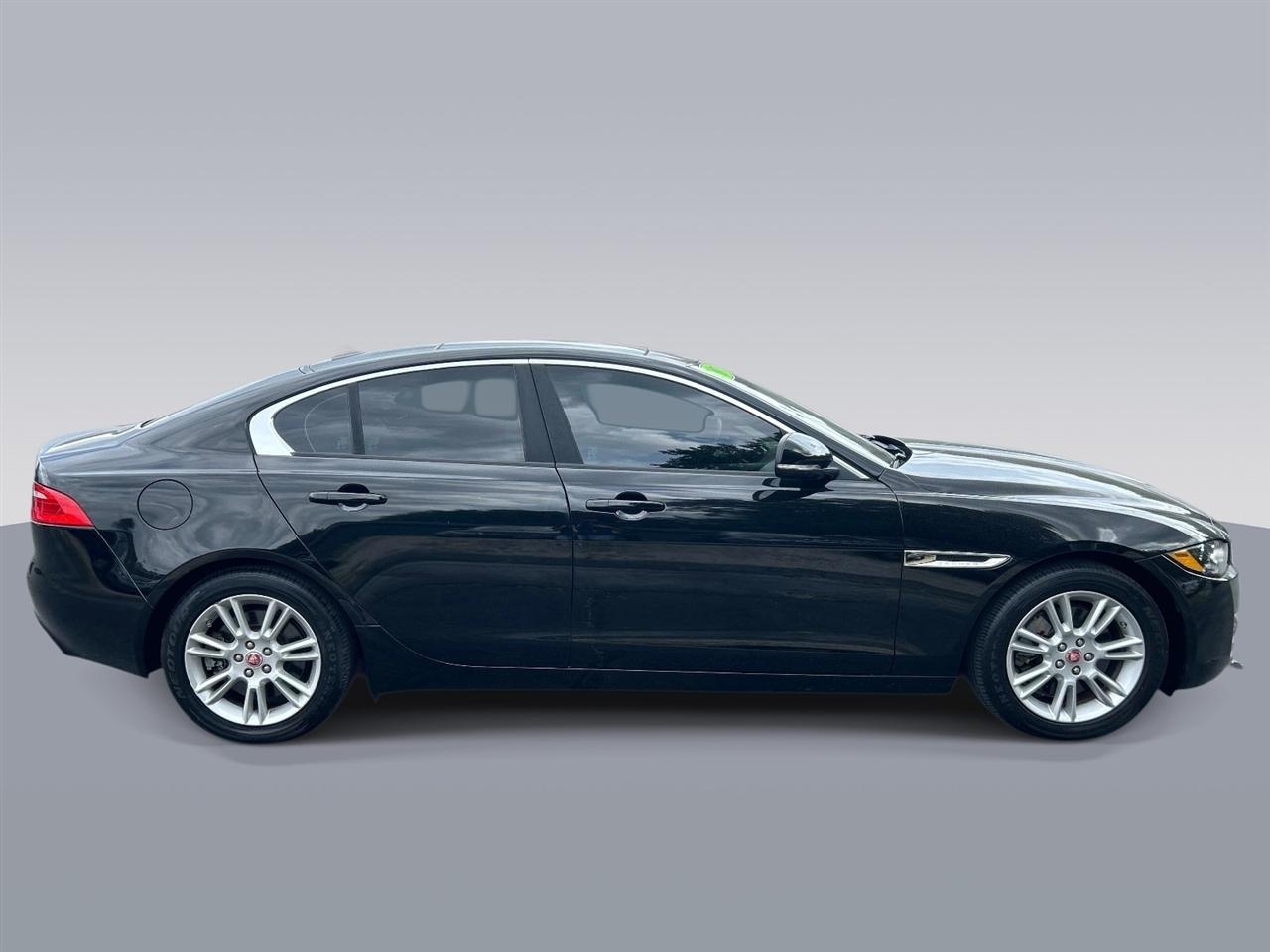 Jaguar XE 25t Premium RWD 2017