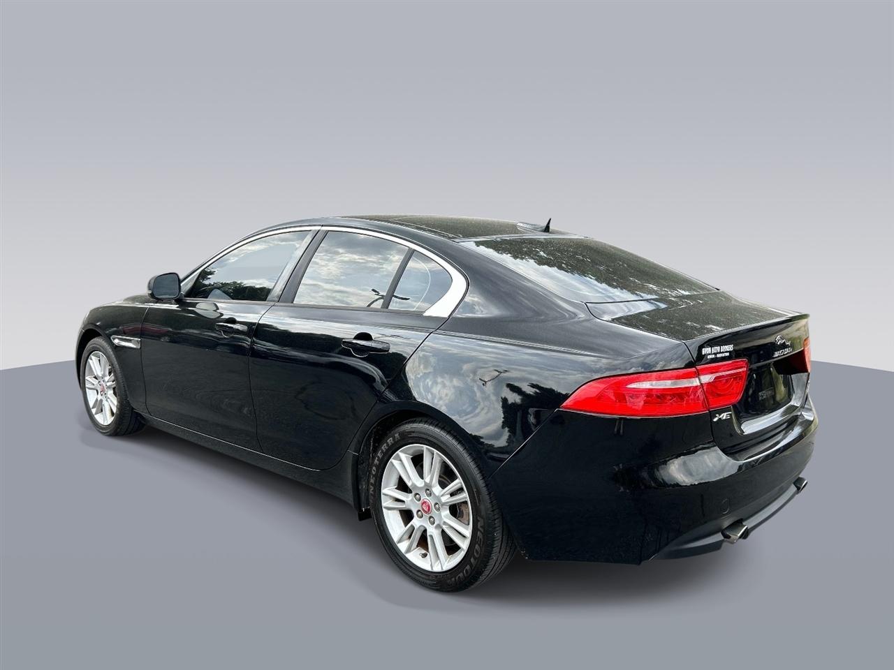 Jaguar XE 25t Premium RWD 2017
