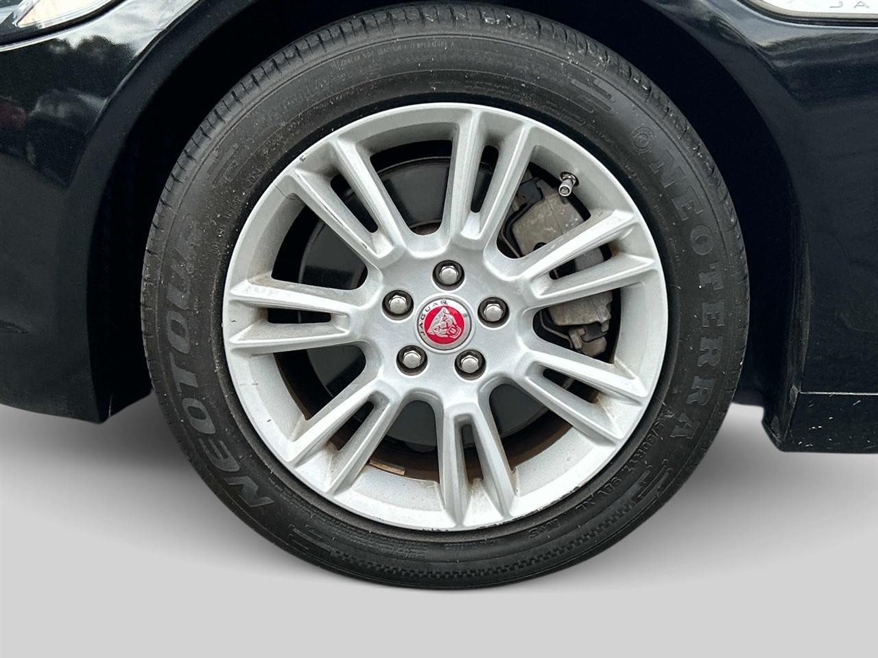 Jaguar XE 25t Premium RWD 2017