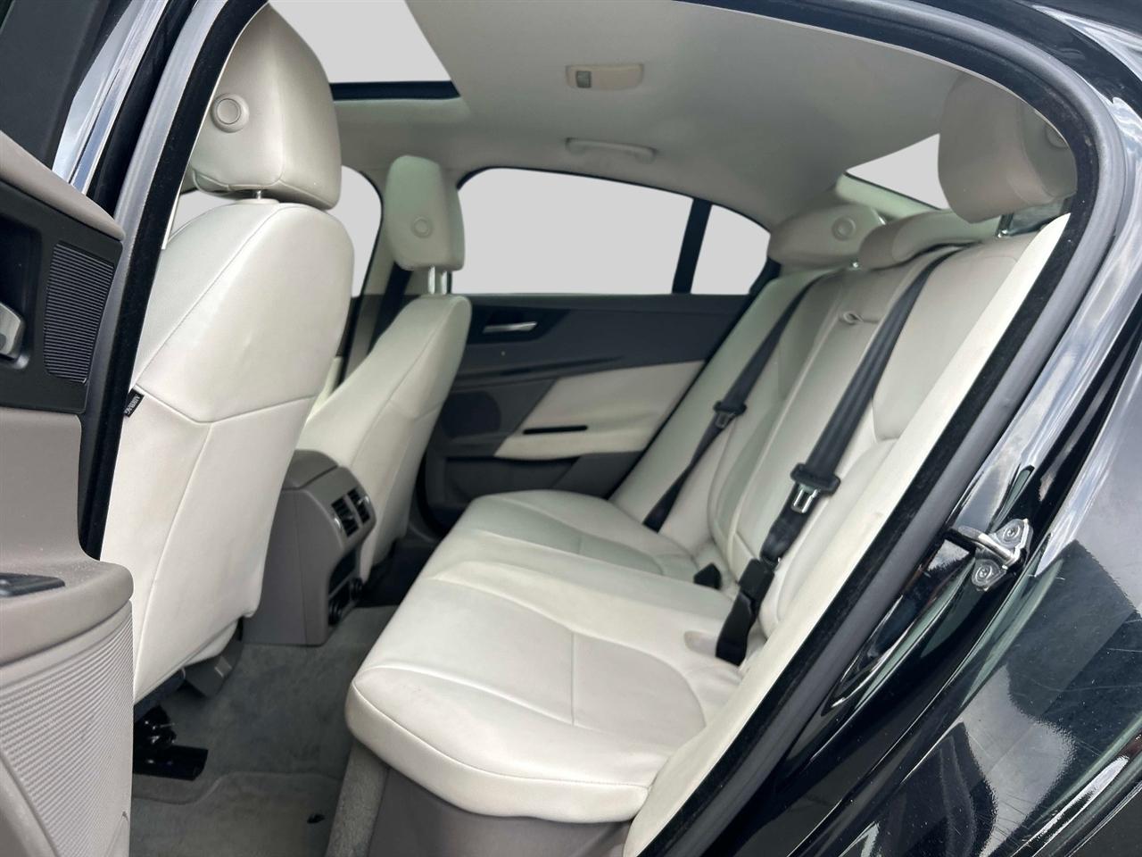 Jaguar XE 25t Premium RWD 2017
