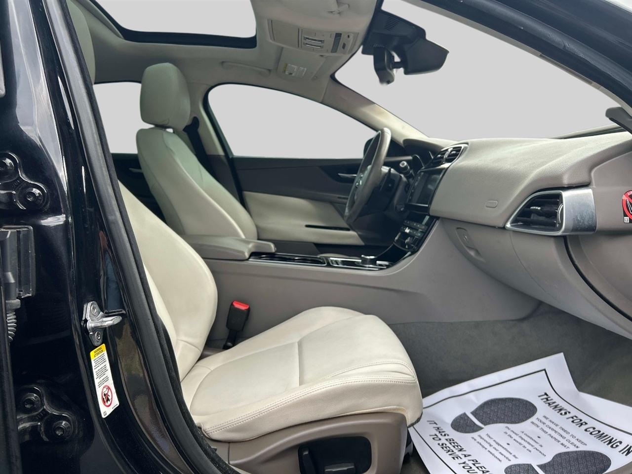 Jaguar XE 25t Premium RWD 2017