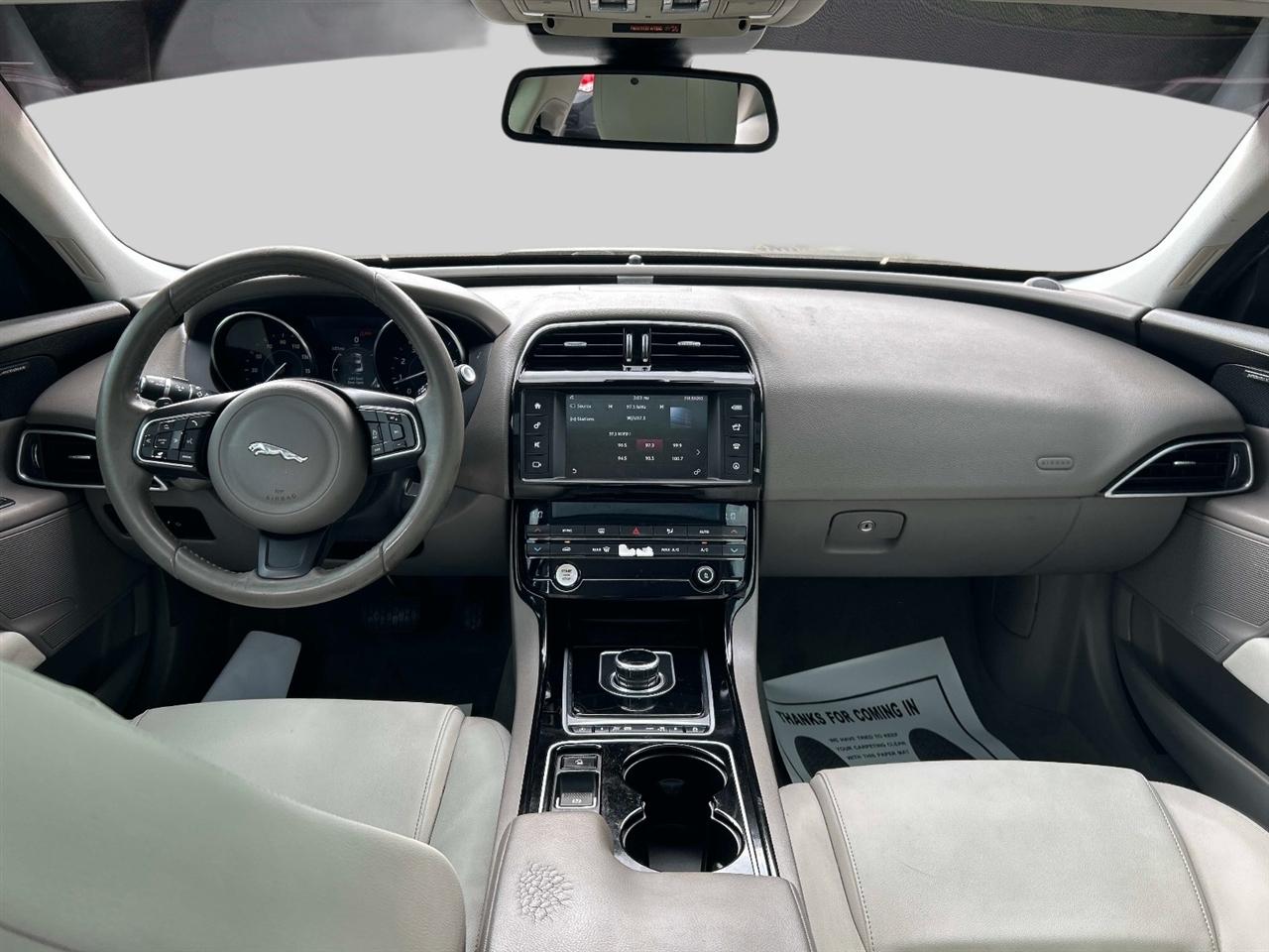 Jaguar XE 25t Premium RWD 2017