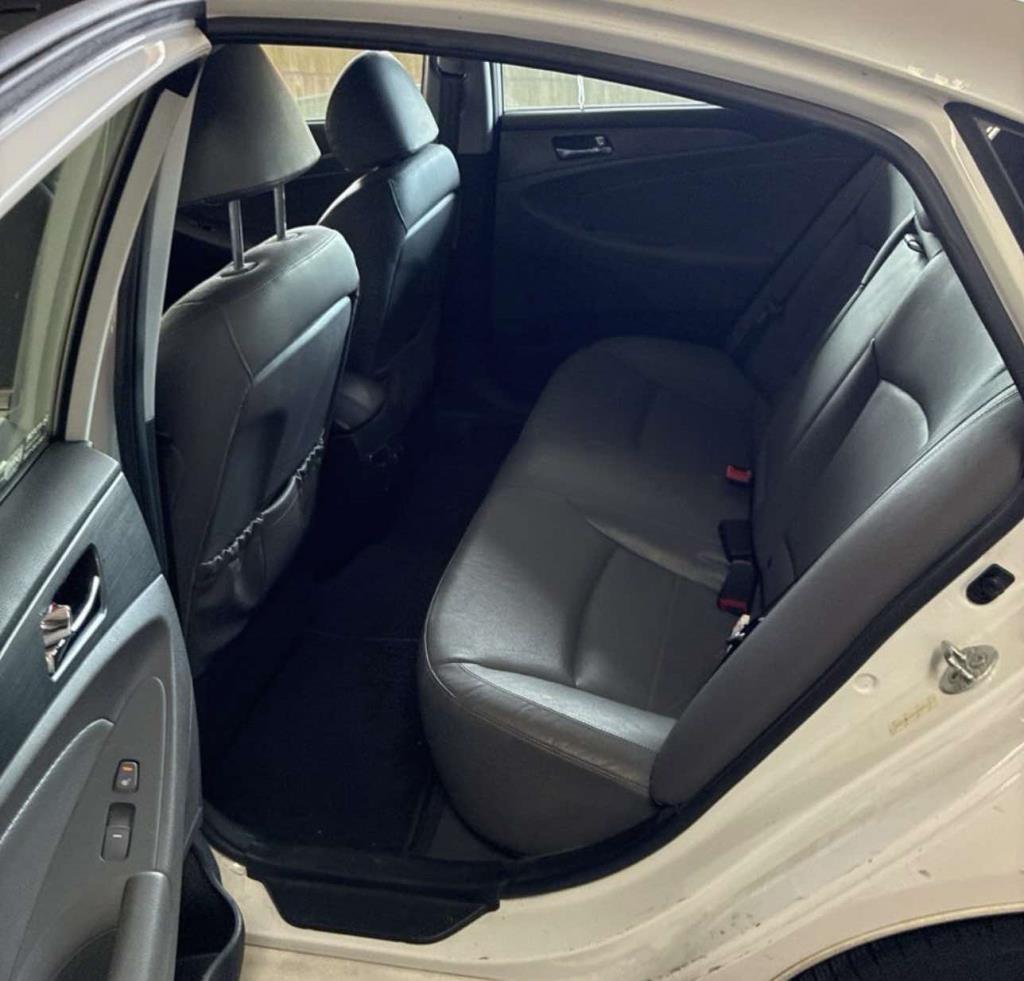 Hyundai Sonata 4dr Sdn 2.4L Auto Hybrid 2012