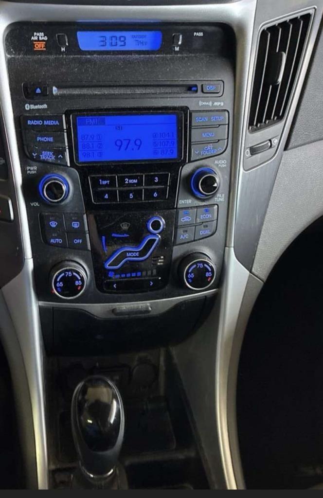 Hyundai Sonata 4dr Sdn 2.4L Auto Hybrid 2012
