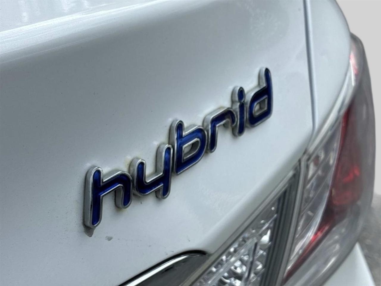 Hyundai Sonata 4dr Sdn 2.4L Auto Hybrid 2012