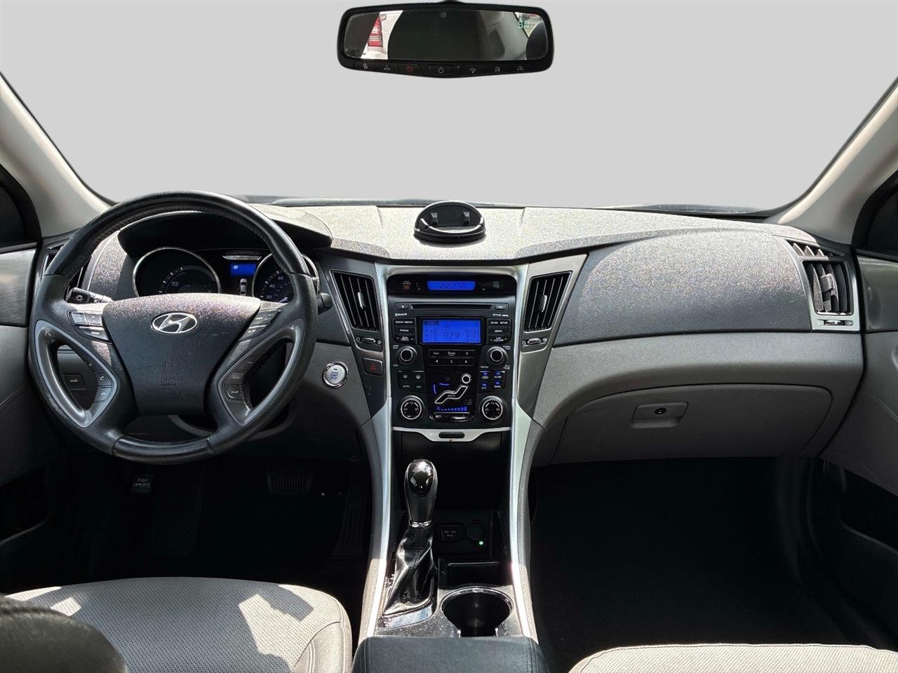 Hyundai Sonata 4dr Sdn 2.4L Auto Hybrid 2012