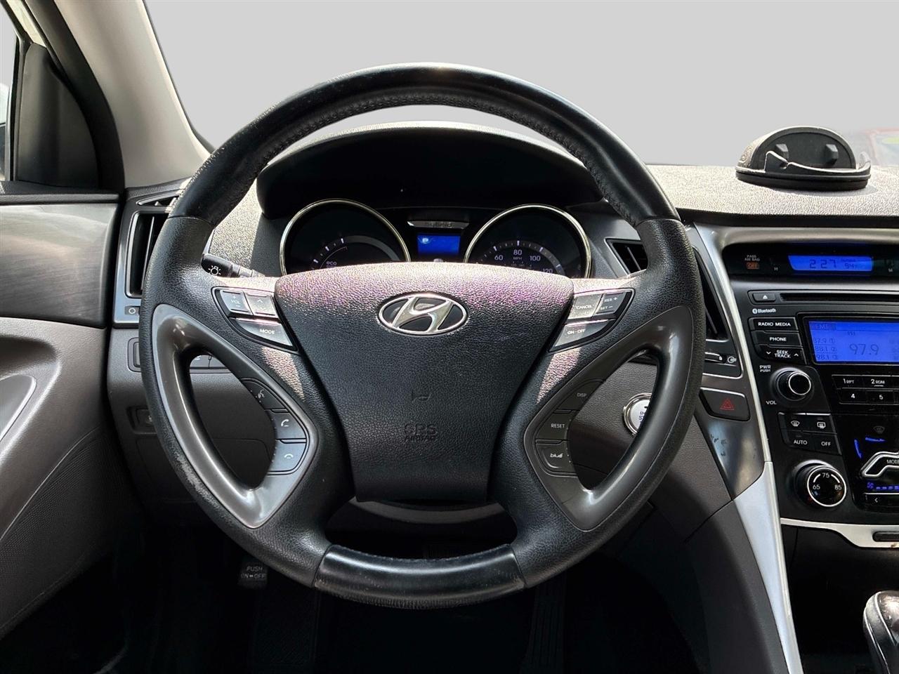 Hyundai Sonata 4dr Sdn 2.4L Auto Hybrid 2012