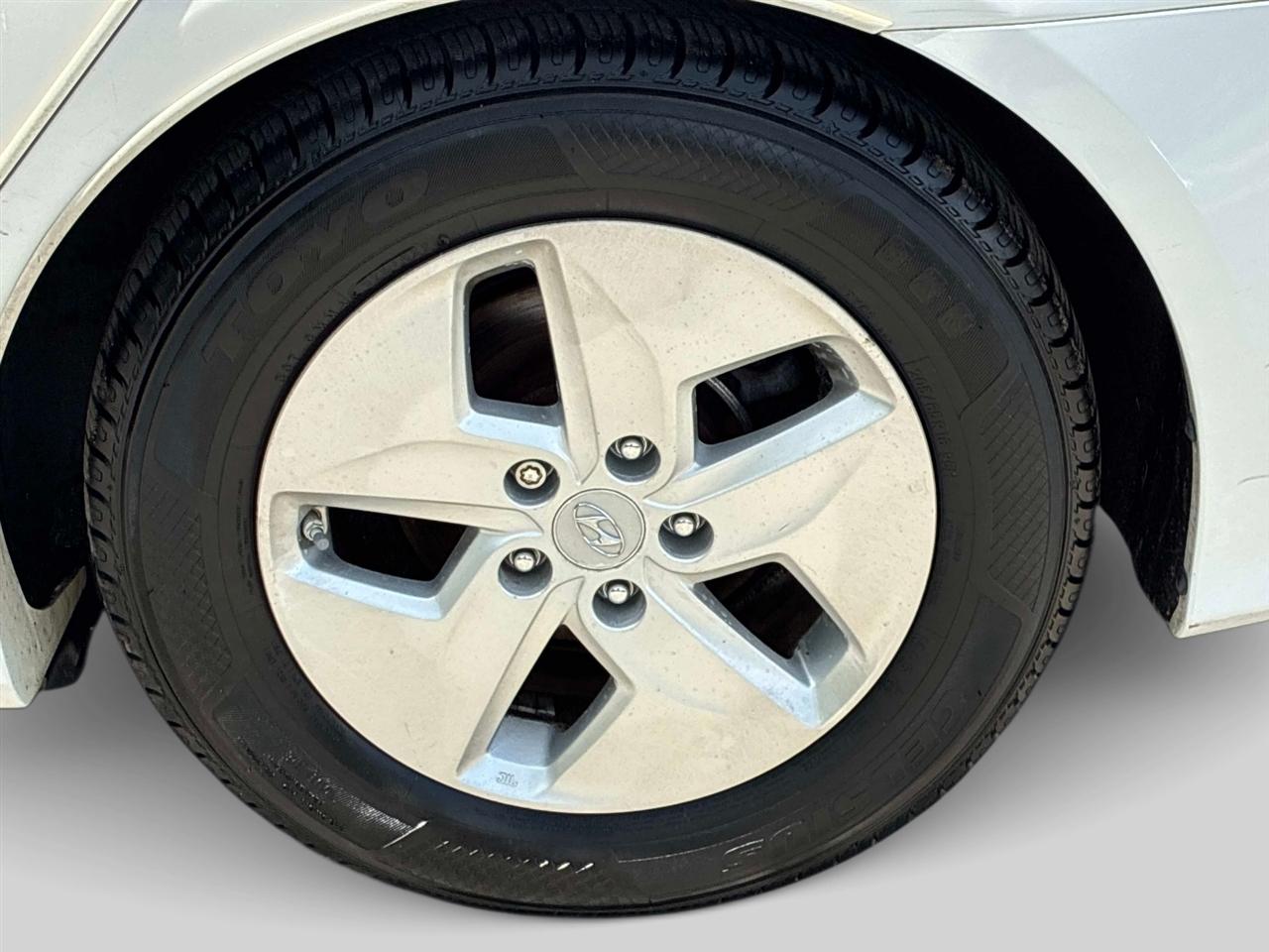 Hyundai Sonata 4dr Sdn 2.4L Auto Hybrid 2012