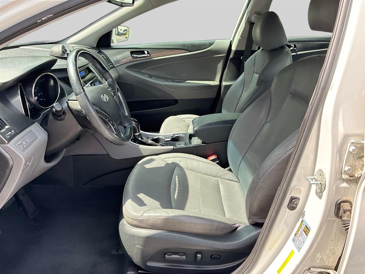 Hyundai Sonata 4dr Sdn 2.4L Auto Hybrid 2012