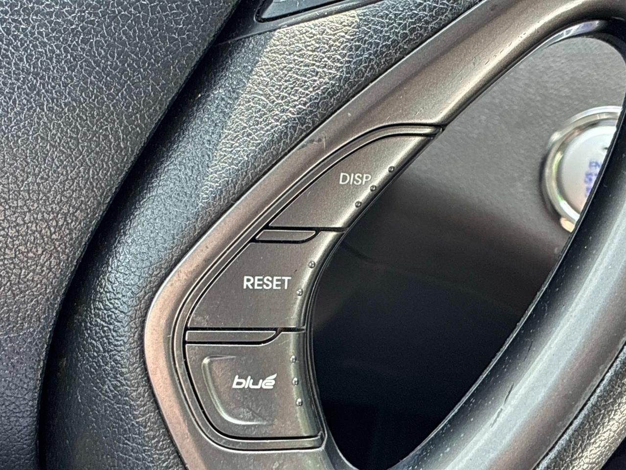 Hyundai Sonata 4dr Sdn 2.4L Auto Hybrid 2012