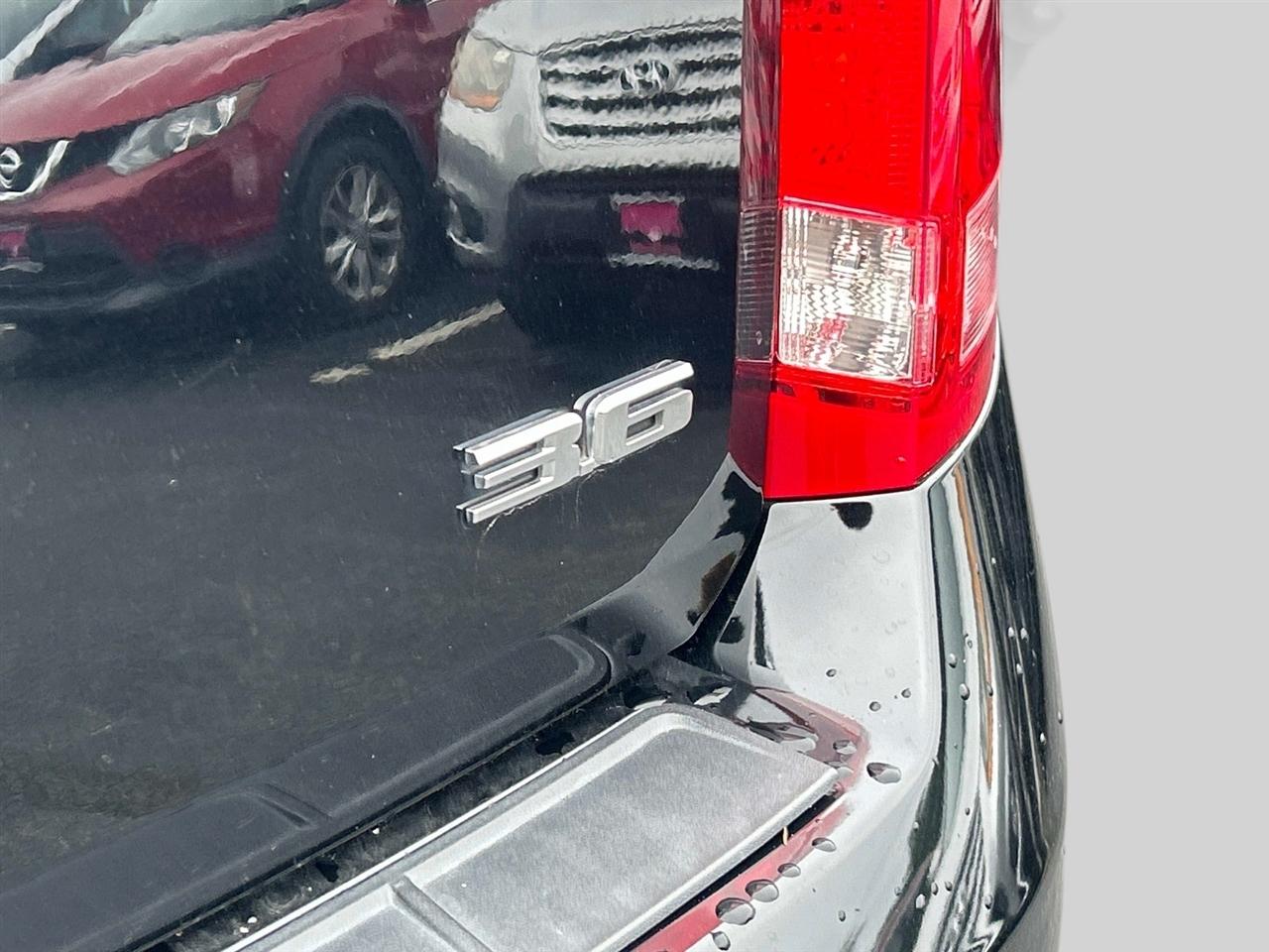 Cadillac SRX FWD 4dr Base 2014