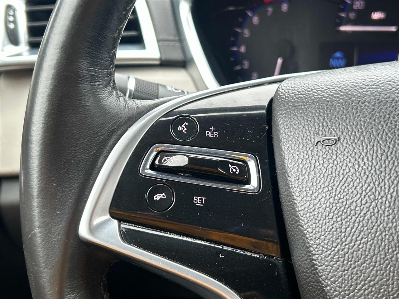 Cadillac SRX FWD 4dr Base 2014