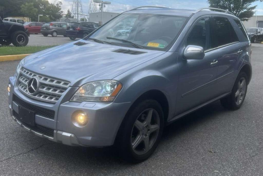 Mercedes-Benz M-Class 4MATIC 4dr 5.5L 2009