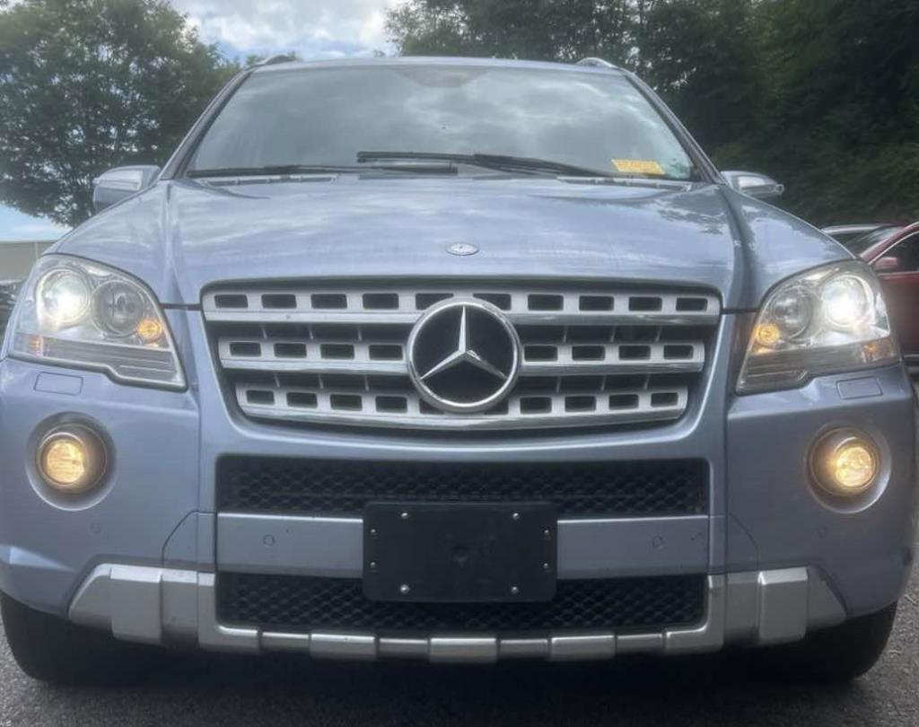 Mercedes-Benz M-Class 4MATIC 4dr 5.5L 2009
