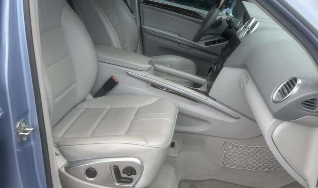 Mercedes-Benz M-Class 4MATIC 4dr 5.5L 2009