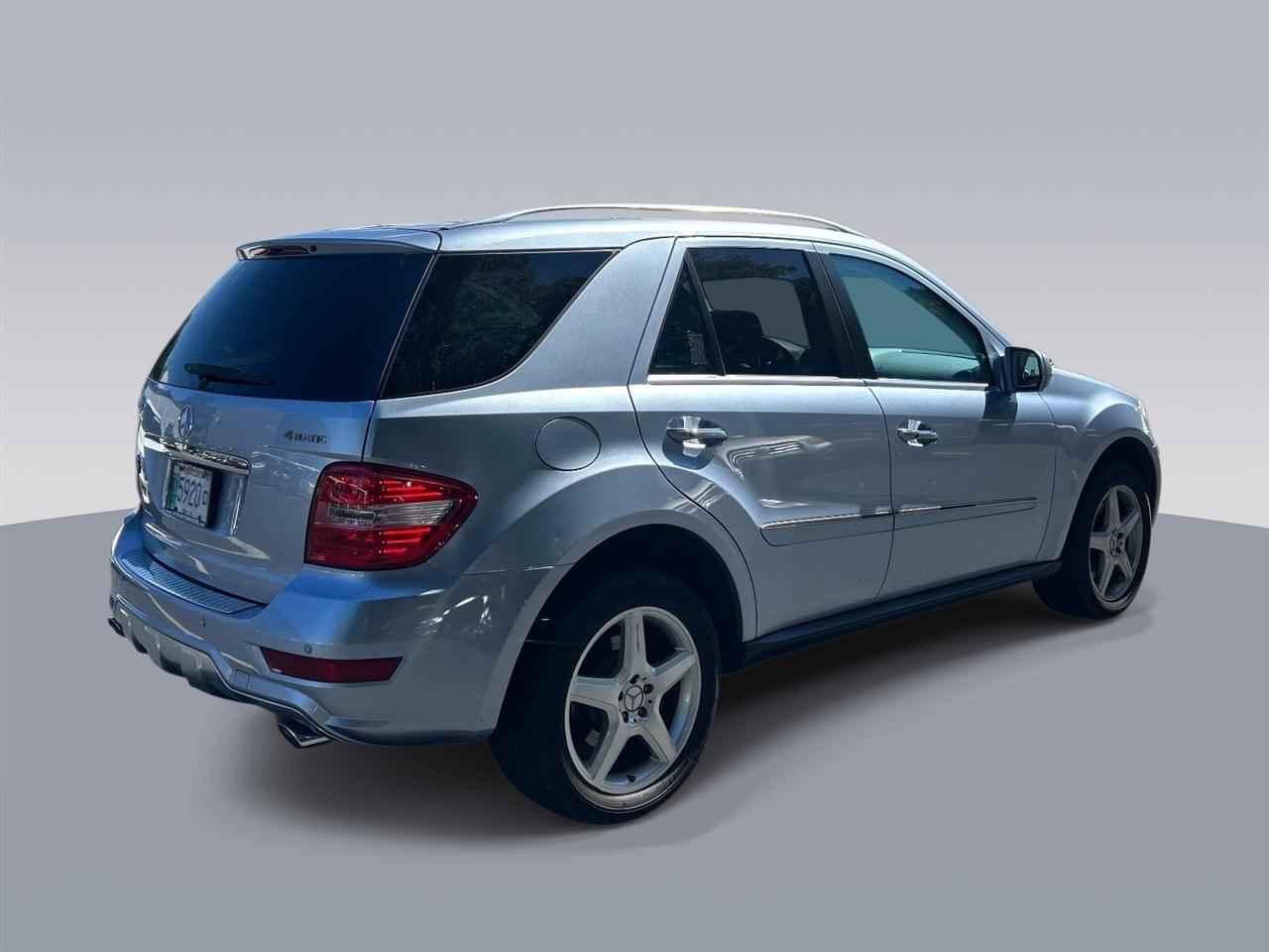Mercedes-Benz M-Class 4MATIC 4dr 5.5L 2009