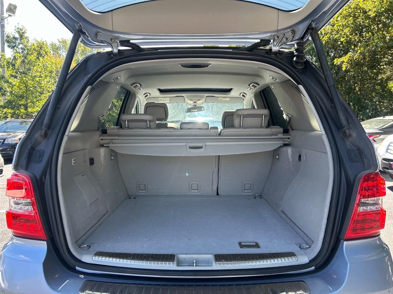 Mercedes-Benz M-Class 4MATIC 4dr 5.5L 2009