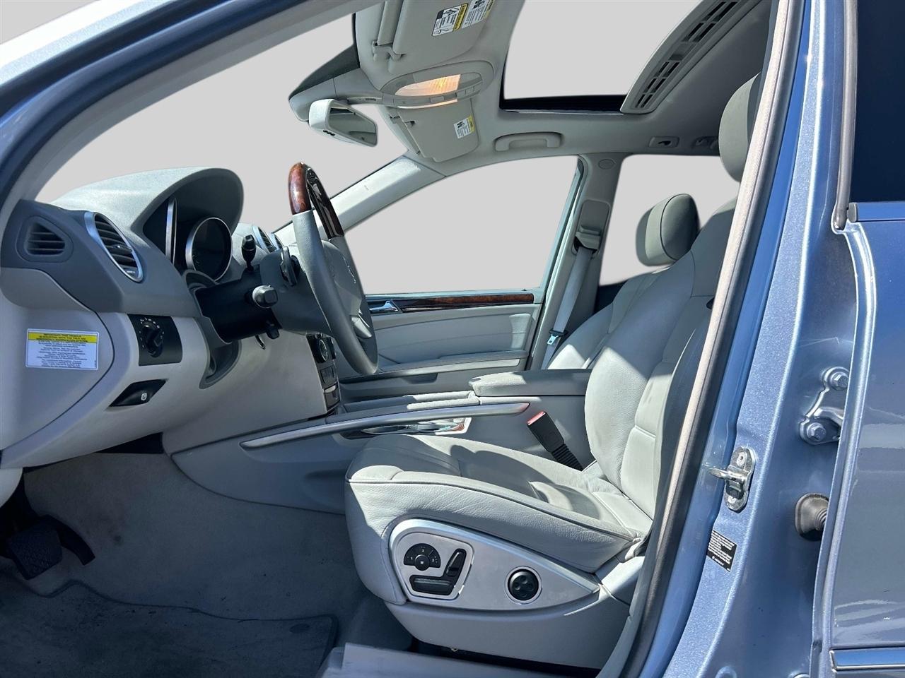 Mercedes-Benz M-Class 4MATIC 4dr 5.5L 2009
