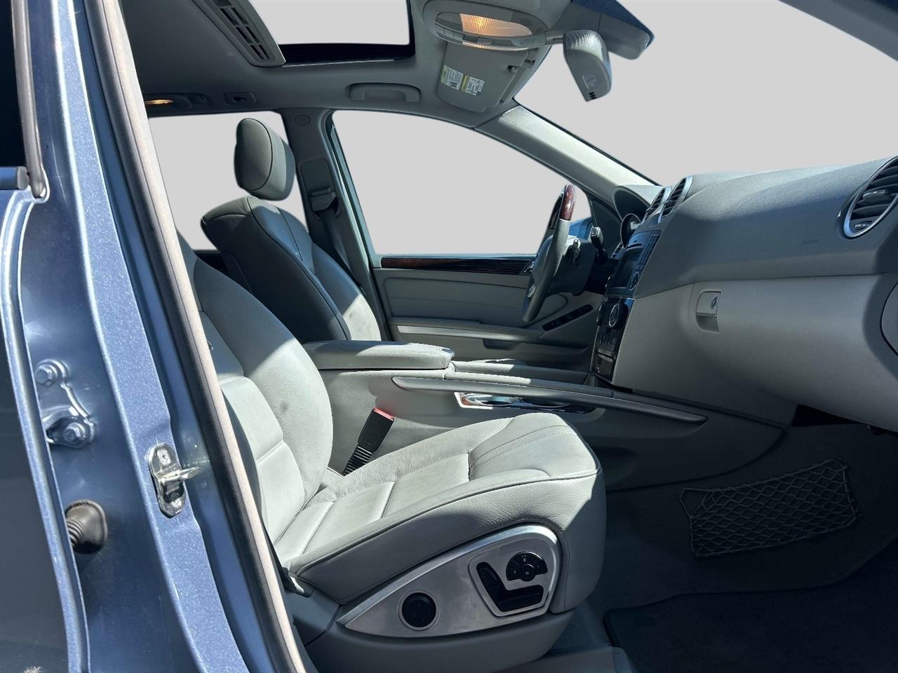 Mercedes-Benz M-Class 4MATIC 4dr 5.5L 2009