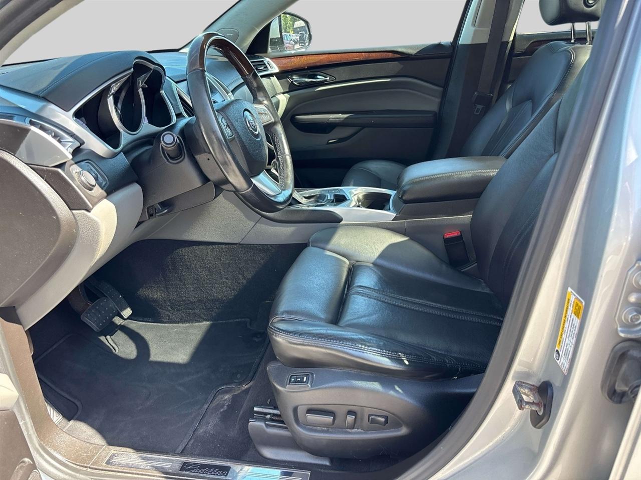 Cadillac SRX FWD 4dr Luxury Collection 2011