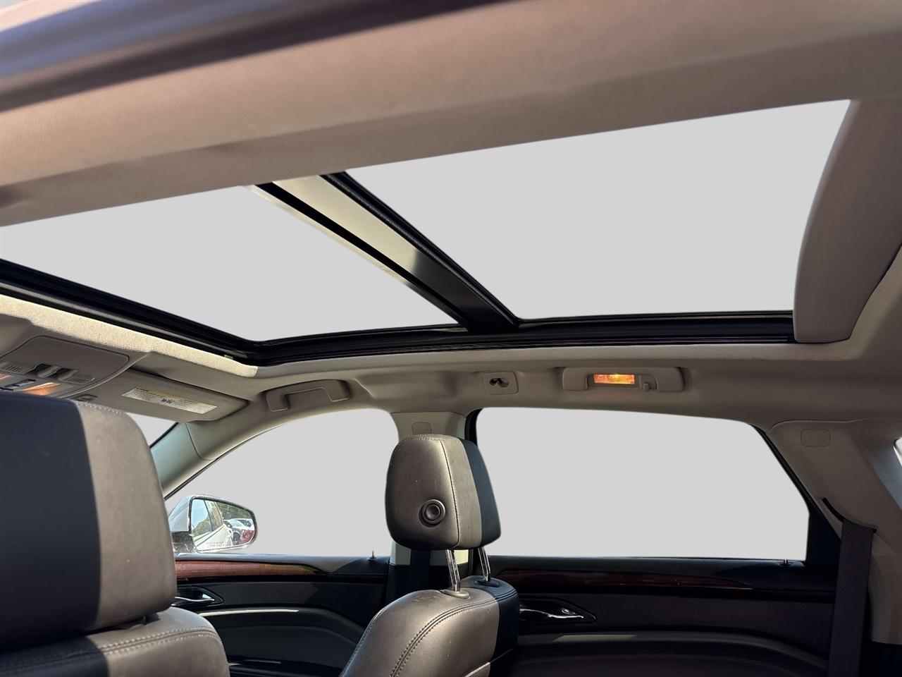 Cadillac SRX FWD 4dr Luxury Collection 2011