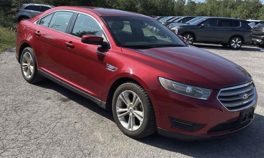 Ford Taurus 4dr Sdn SEL FWD 2015
