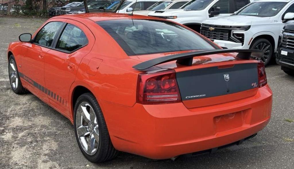 Dodge Charger 4dr Sdn R/T RWD 2008