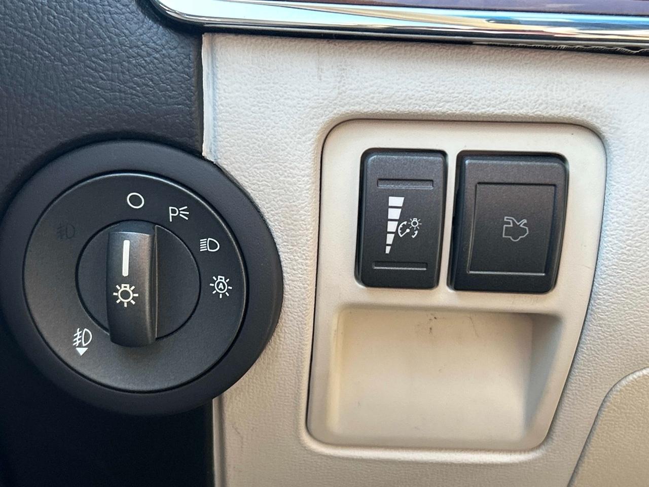 Lincoln MKZ 4dr Sdn Hybrid FWD 2011