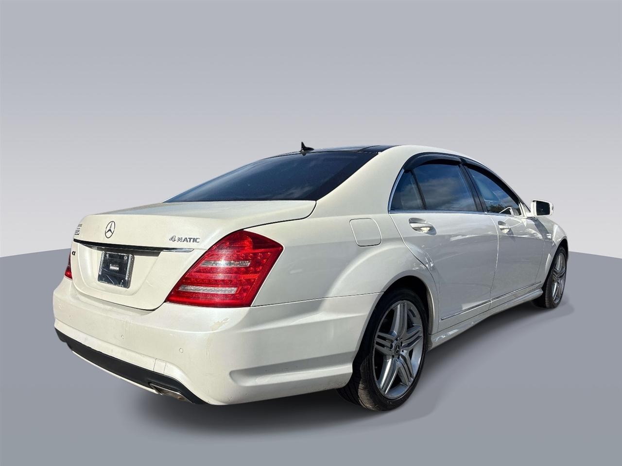Mercedes-Benz S-Class 4dr Sdn S 550 4MATIC 2013