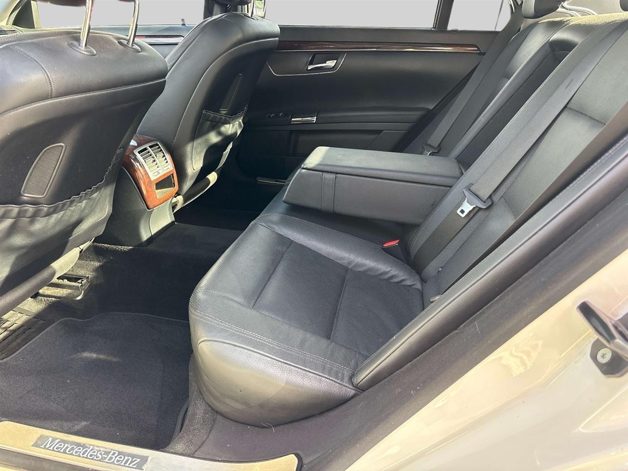 Mercedes-Benz S-Class 4dr Sdn S 550 4MATIC 2013
