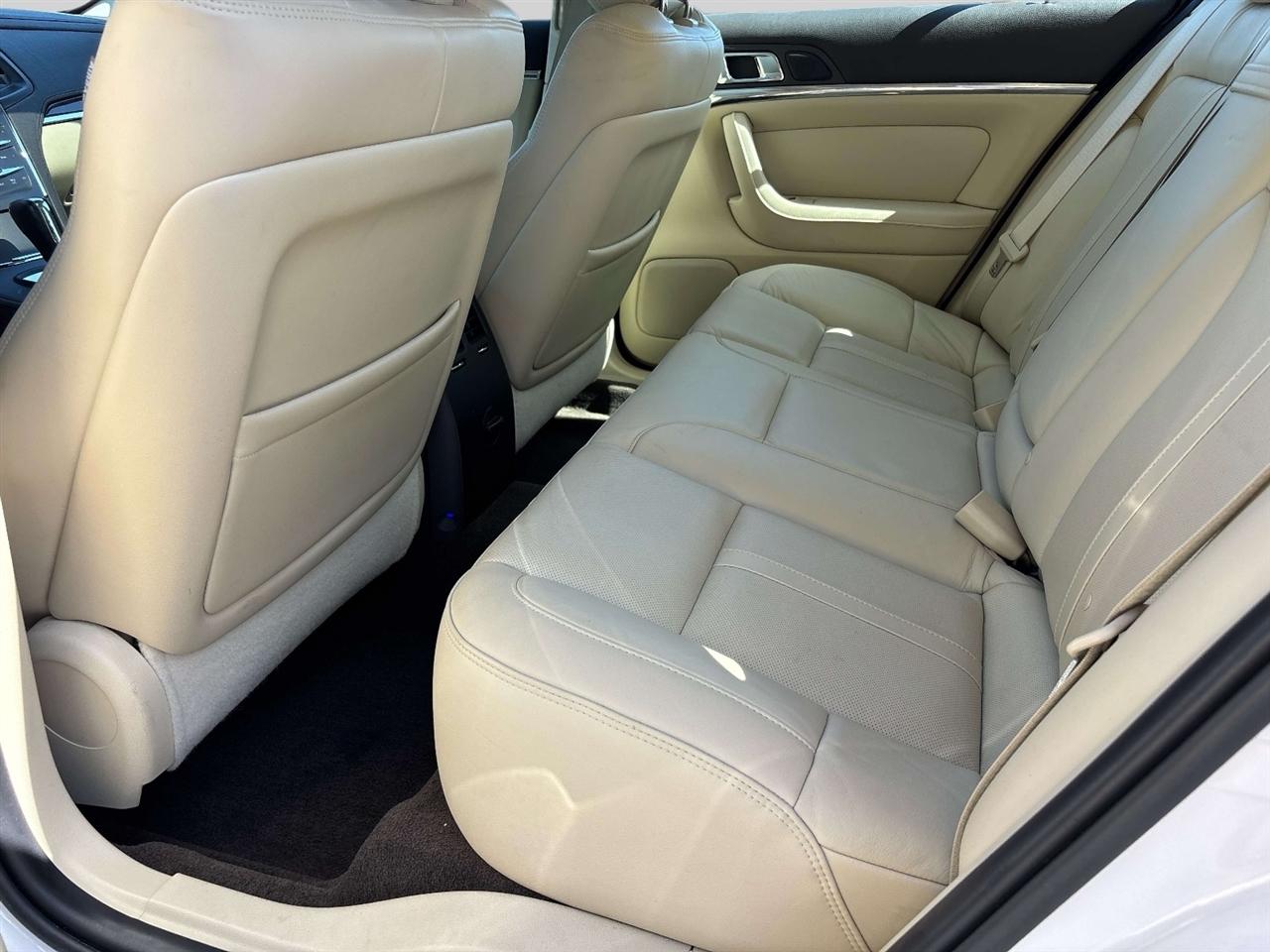 Lincoln MKS 4dr Sdn 3.7L AWD 2013