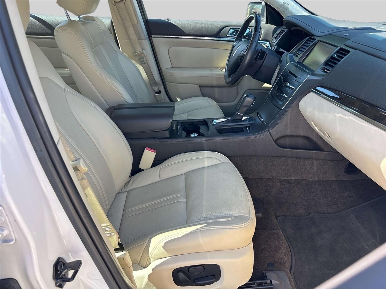 Lincoln MKS 4dr Sdn 3.7L AWD 2013
