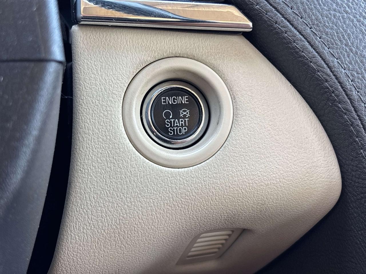 Lincoln MKS 4dr Sdn 3.7L AWD 2013