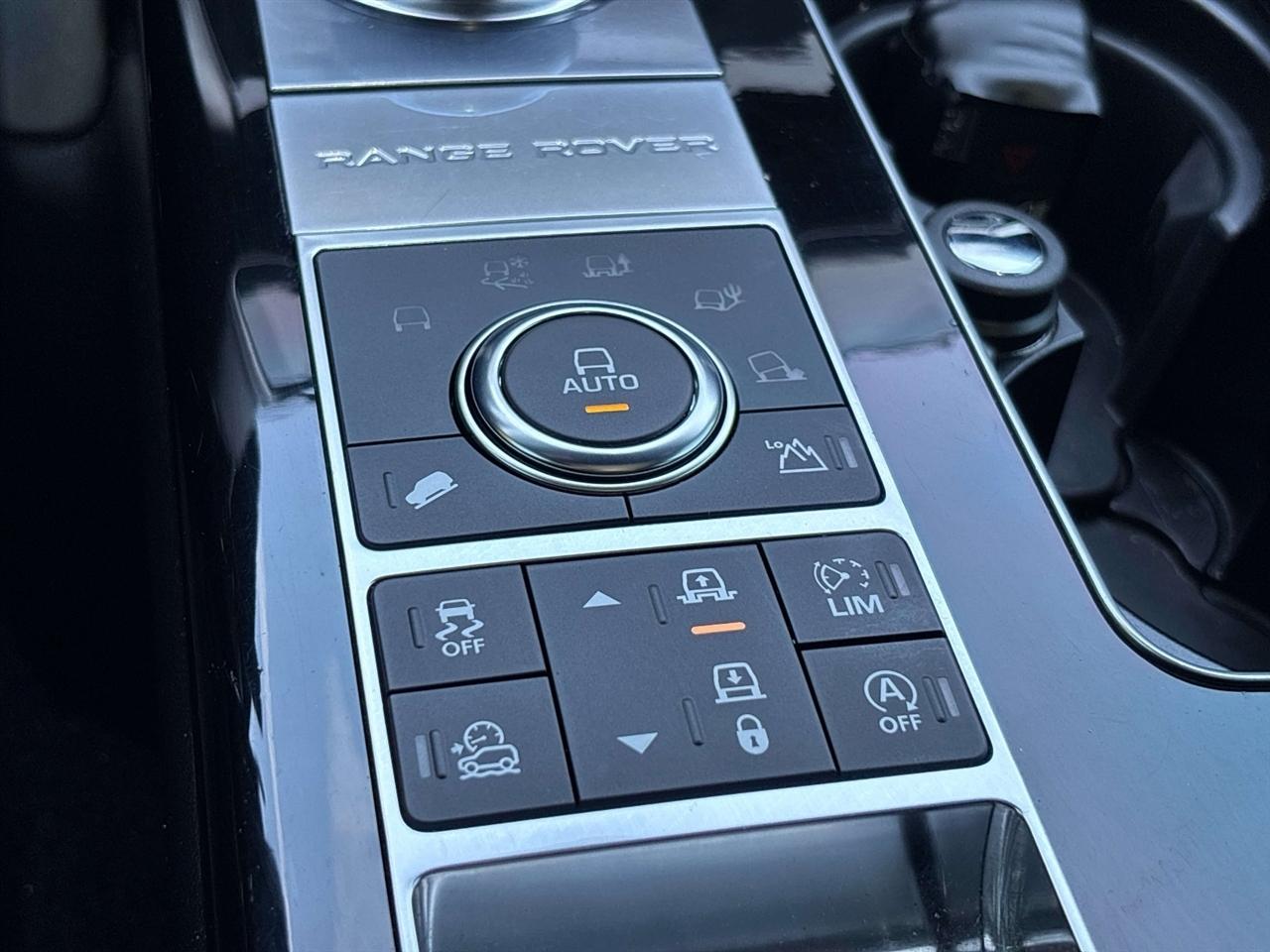 Land Rover Range Rover V8 Supercharged SWB 2017