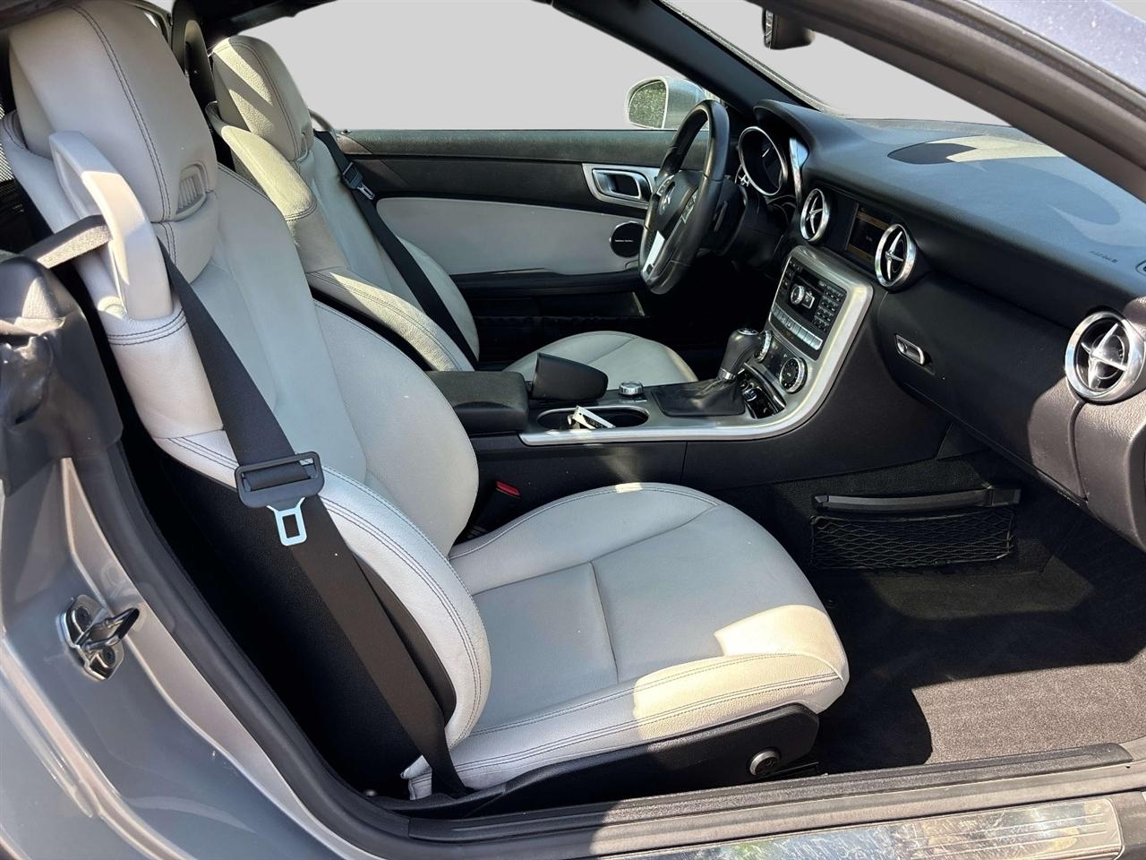 Mercedes-Benz SLK-Class 2dr Roadster SLK 350 2012