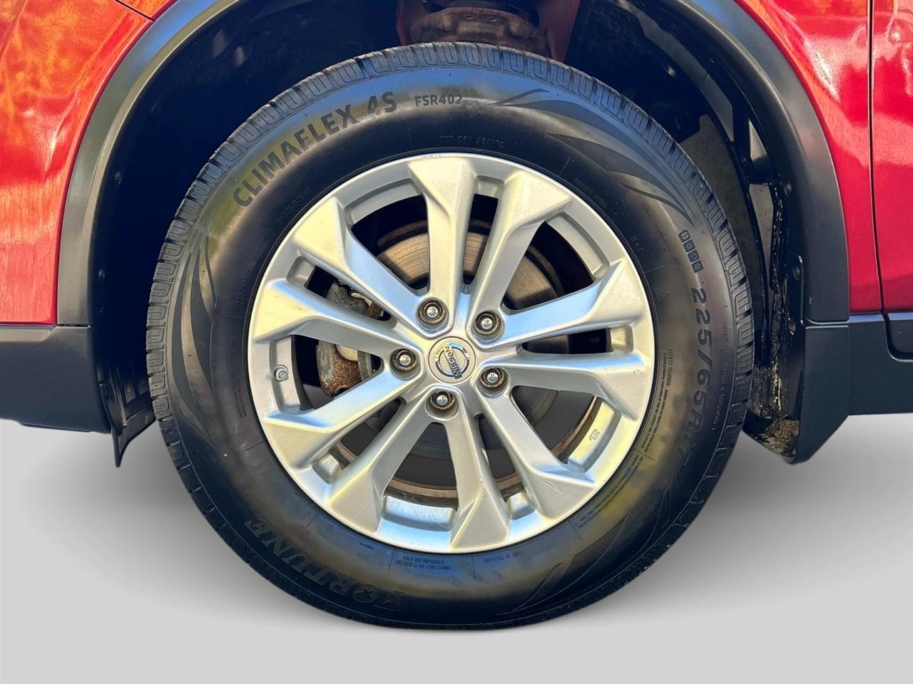Nissan Rogue FWD 4dr SV 2015