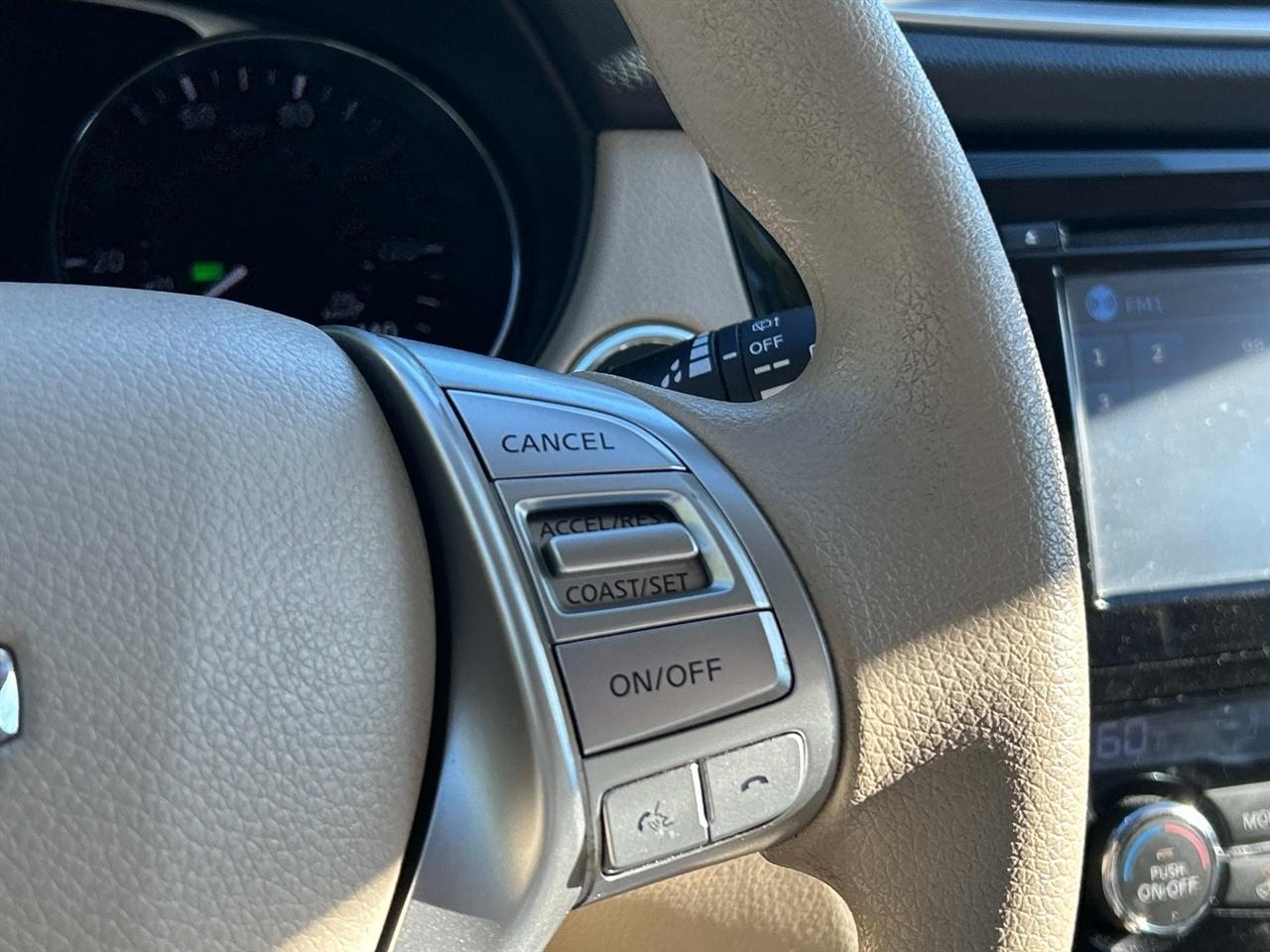 Nissan Rogue FWD 4dr SV 2015