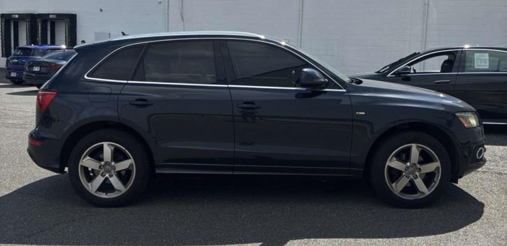 2012 Audi Q5 quattro 4dr 3.2L Premium Plus