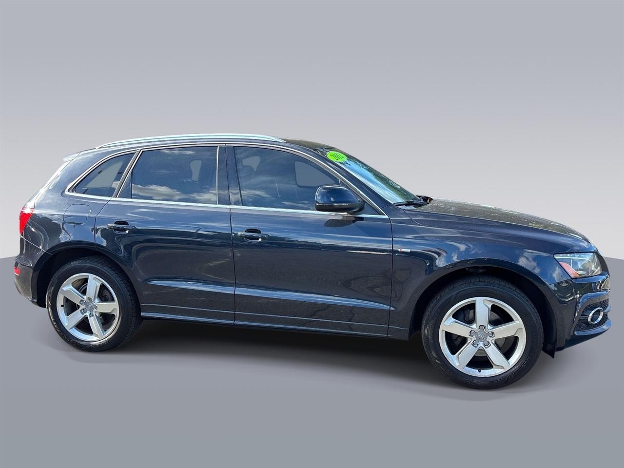 Audi Q5 quattro 4dr 3.2L Premium Plus 2012