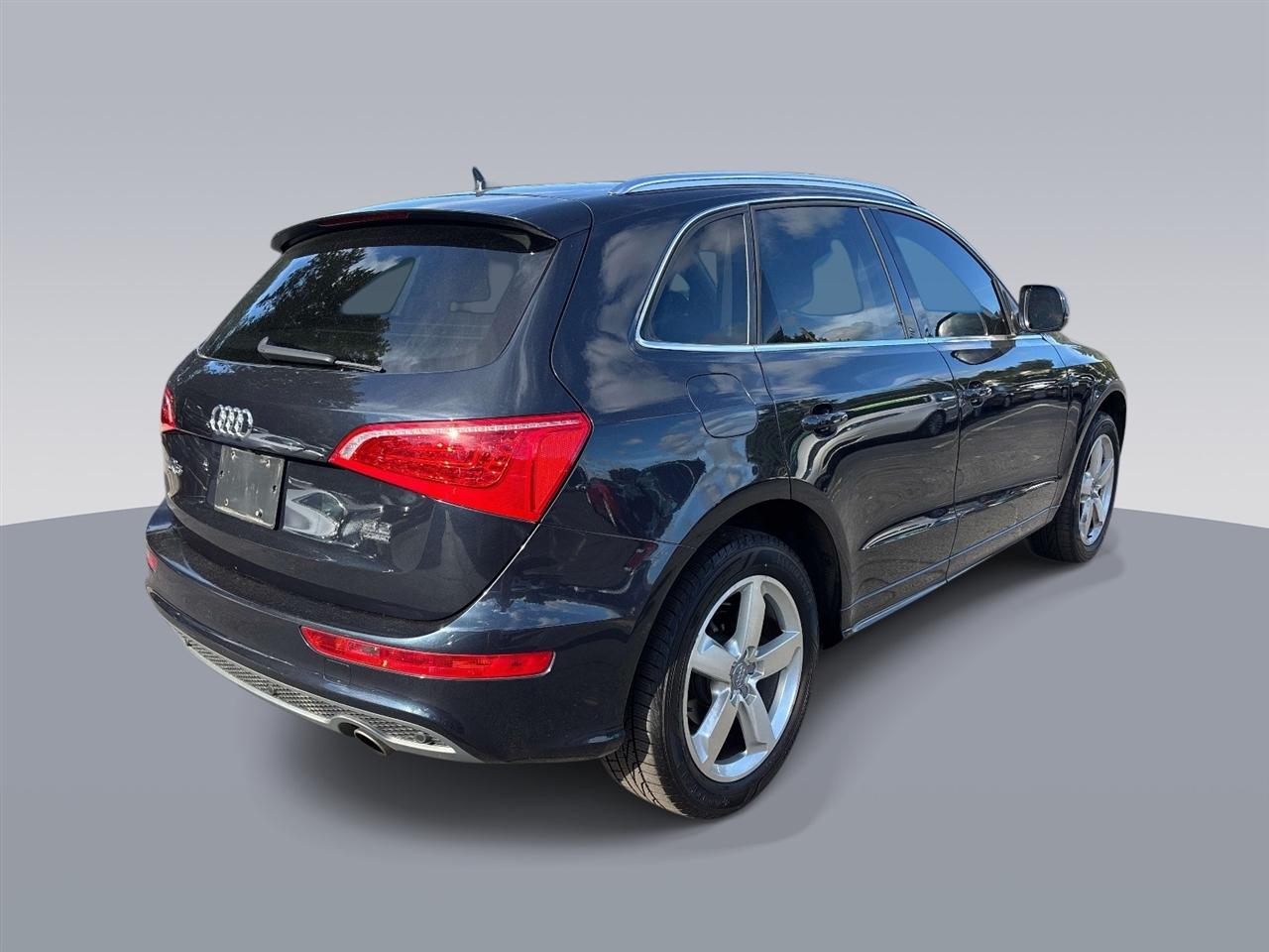 Audi Q5 quattro 4dr 3.2L Premium Plus 2012