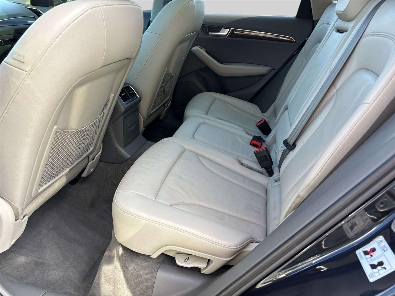 Audi Q5 quattro 4dr 3.2L Premium Plus 2012