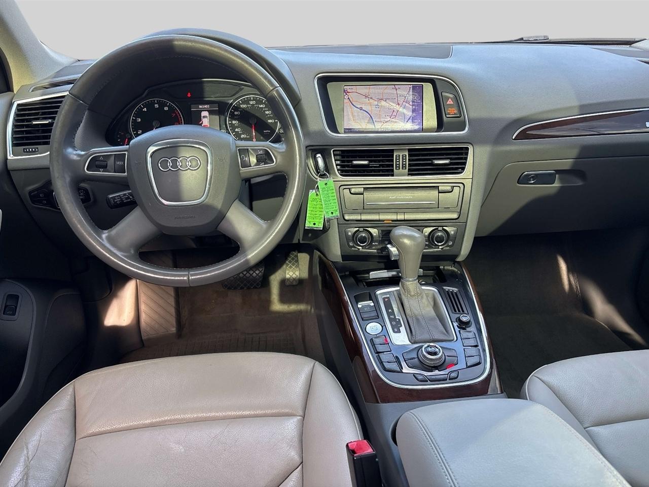 Audi Q5 quattro 4dr 3.2L Premium Plus 2012