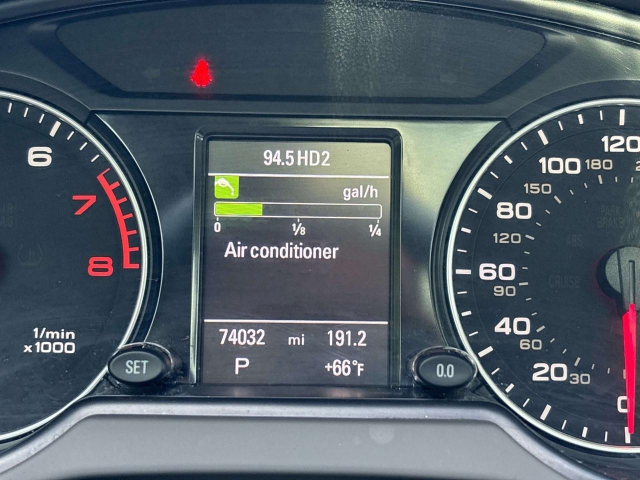 Audi Q5 quattro 4dr 3.2L Premium Plus 2012